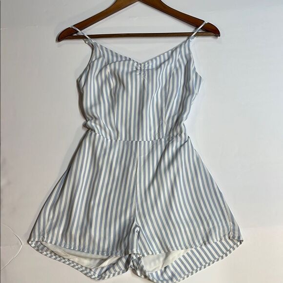 Aeropostale Women’s/Junior Summer lightweight Blue/White Romper Sz S - Picture 1 of 10